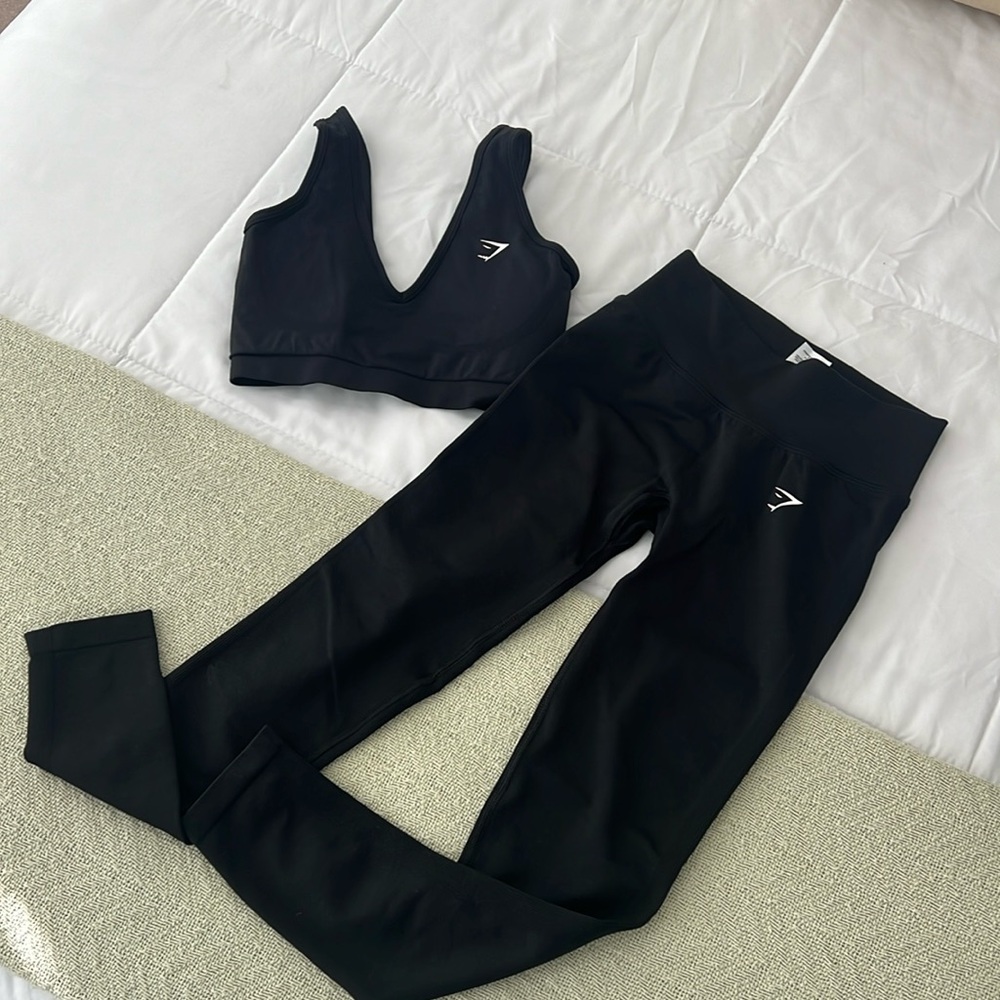 Black gym shark set